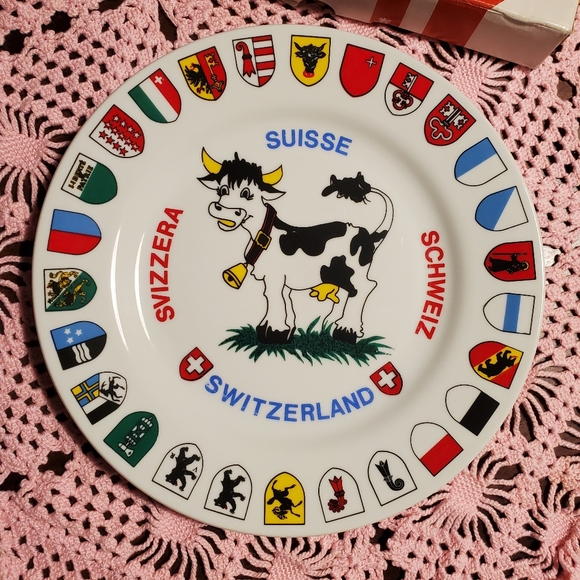 Vintage Switzerland Collector Plate - Creation Melpa Bulle Cow  SOUVENIR IN BOX - Picture 5 of 7